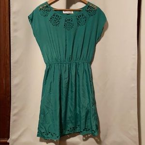 Green polyester short sleeve dress